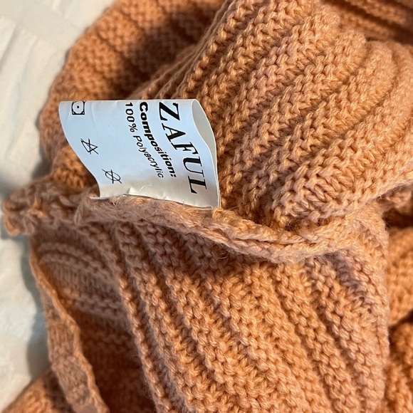 Zaful Forever Young Off the shoulder cropped sweater top - Picture 8 of 8